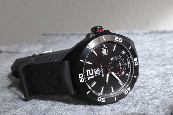 タグホイヤースーパーコピーTAG HEUER フォーミュラ1 キャリバー6 フルブラック WAZ2112.FT8023